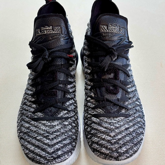 Nike LeBron 16, “Oreo” Black and Gray  Athletic Shoes. - Picture 2 of 6
